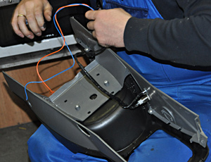 Правильный монтаж автосигнализации ФАУСТ-11 в специализированном установочном тех.центре - настоящая защита от угона.