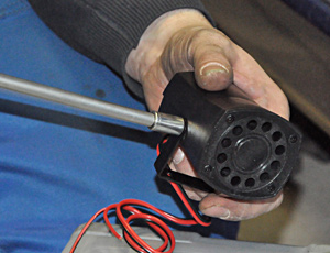 Сирена в салоне автомобиля окажет дополнительное сопротивление действиям автоугонщика.